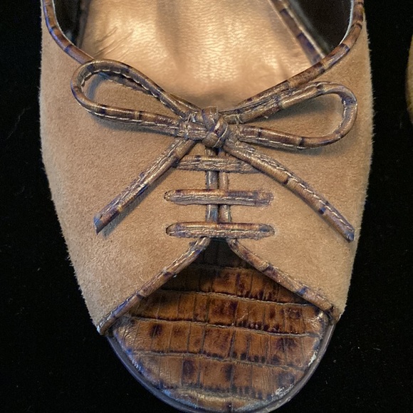 Very gently worn open toe suede heels. - Picture 2 of 5